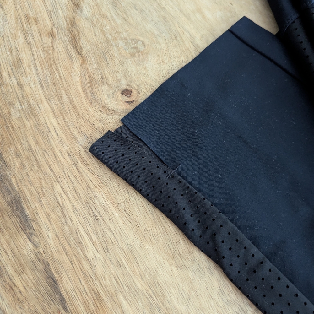 Athleta Black and Blue Stellar Tights - Picture 3 of 9